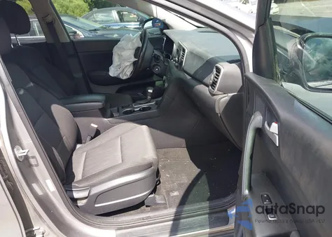 2019 Kia Sportage Lx z USA, uszkodzony, nr VIN KNDPM3AC7K7623669